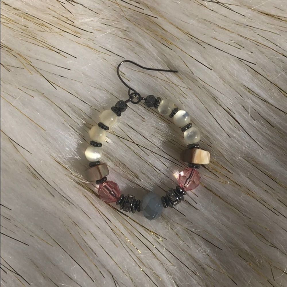 LIFESTYLE STUDIOS Beaded Hoop Fishhook - Picture 3 of 4